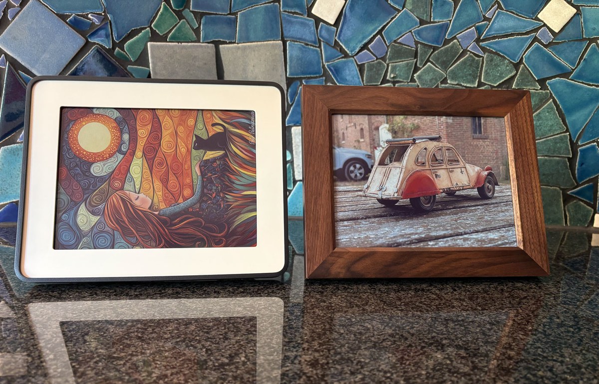 Reflection Frame 10-inch e-ink